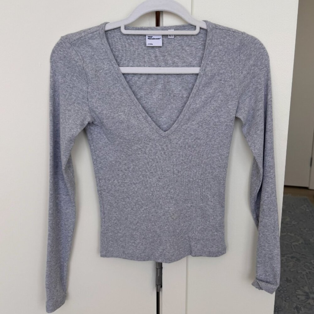 Aritzia Grey Long Sleeve